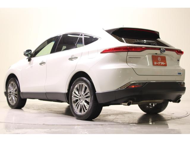 ハリアーハイブリッド Ｚ　禁煙車　ＪＢＬサウンド　純正１２．３型ナビ　ＯＰ全周囲カメラ　フルセグＴＶ　トヨタセーフティセンス　デジタルインナーミラー　レーダークルーズ　ヘッドアップディスプレイ　ブラインドスポットモニター（12枚目）