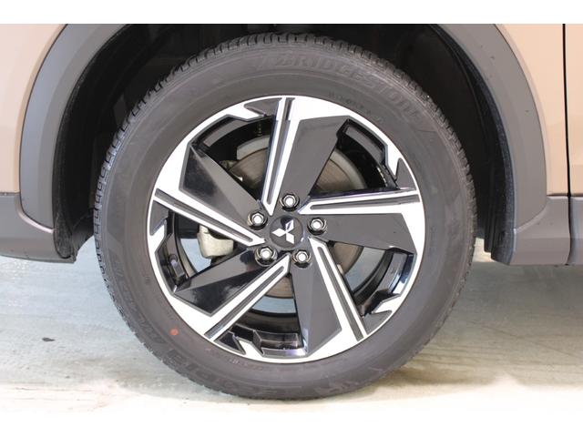 エクリプスクロスＰＨＥＶ Ｍ　禁煙車　ワンオーナー　純正ナビ　フルセグＴＶ　ＣＤ・ＤＶＤ再生　クルーズコントロール　クリアランスソナー　パドルシフト　オートライト　オートハイビーム　純正１８ＡＷ　電動格納ミラー　ＥＴＣ（26枚目）