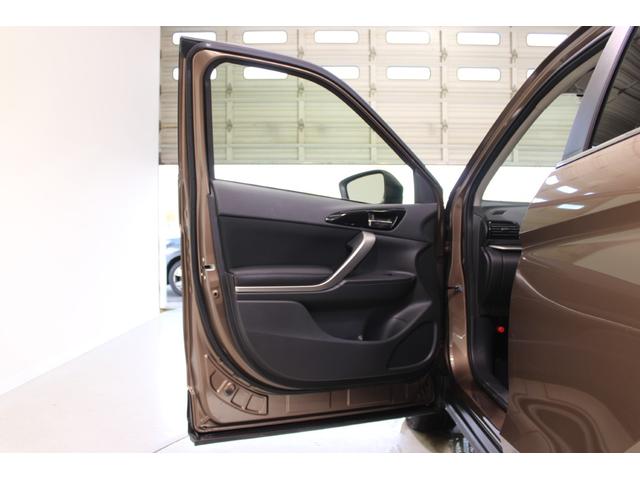 エクリプスクロスＰＨＥＶ Ｍ　禁煙車　ワンオーナー　純正ナビ　フルセグＴＶ　ＣＤ・ＤＶＤ再生　クルーズコントロール　クリアランスソナー　パドルシフト　オートライト　オートハイビーム　純正１８ＡＷ　電動格納ミラー　ＥＴＣ（36枚目）