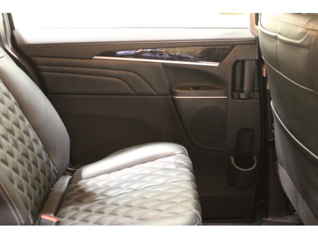 デリカＤ：５ アーバンギア　Ｇ　パワーパッケージ　禁煙車　純正１０インチナビ　フルセグＴＶ　マルチアラウンドモニター　黒革シート　前席シートヒーター　両側パワースライド　パワーバックドア　レーダークルーズコントロール　純正１８インチアルミホイール（32枚目）