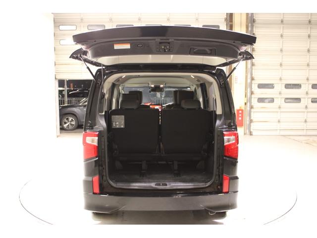 デリカＤ：５ アーバンギア　Ｇ　パワーパッケージ　禁煙車　純正１０インチナビ　フルセグＴＶ　マルチアラウンドモニター　黒革シート　前席シートヒーター　両側パワースライド　パワーバックドア　レーダークルーズコントロール　純正１８インチアルミホイール（34枚目）