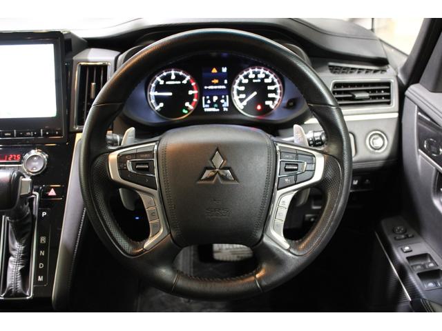 デリカＤ：５ アーバンギア　Ｇ　パワーパッケージ　禁煙車　純正１０インチナビ　フルセグＴＶ　マルチアラウンドモニター　黒革シート　前席シートヒーター　両側パワースライド　パワーバックドア　レーダークルーズコントロール　純正１８インチアルミホイール（50枚目）