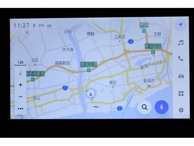 ヴォクシー ハイブリッドＳ－Ｚ　禁煙車　ワンオーナー　寒冷地仕様　１０．５インチディスプレイ　フルセグＴＶ　バックカメラ　ＣＤ・ＤＶＤ再生　ブラインドスポットモニター　両側電動スライドドア　温熱半革シート　トヨタセーフティエンス（3枚目）