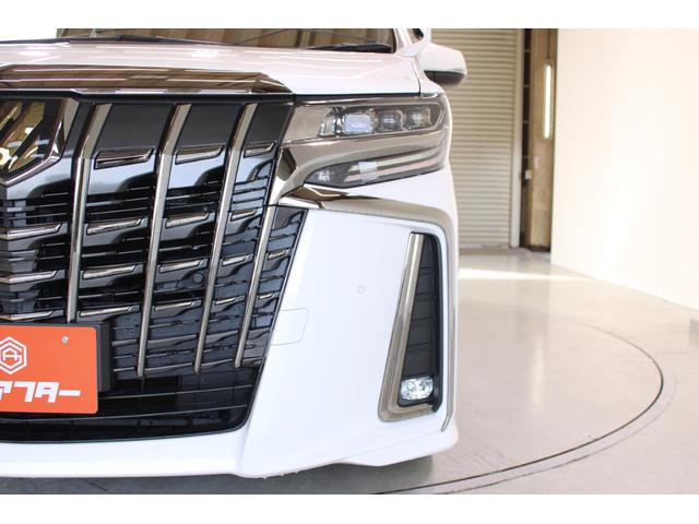 アルファード ２．５Ｓ　タイプゴールド　禁煙車　３眼ＬＥＤヘッドライト　純正９インチナビ　純正１２．１インチフリップダウンモニター　バックカメラ　パワーバックドア　両側電動スライドドア　ＥＴＣ２．０　オートハイビーム（15枚目）