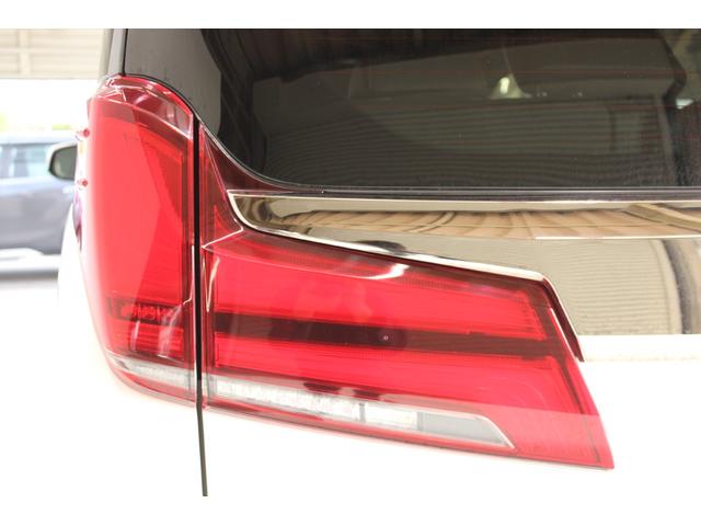 アルファード ２．５Ｓ　タイプゴールド　禁煙車　３眼ＬＥＤヘッドライト　純正９インチナビ　純正１２．１インチフリップダウンモニター　バックカメラ　パワーバックドア　両側電動スライドドア　ＥＴＣ２．０　オートハイビーム（20枚目）