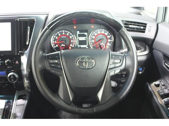 アルファード ２．５Ｓ　タイプゴールド　禁煙車　３眼ＬＥＤヘッドライト　純正９インチナビ　純正１２．１インチフリップダウンモニター　バックカメラ　パワーバックドア　両側電動スライドドア　ＥＴＣ２．０　オートハイビーム（50枚目）