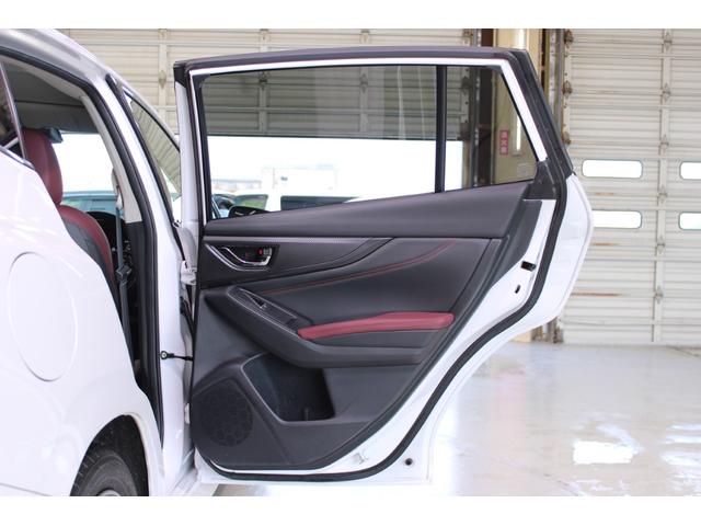 レヴォーグ ＳＴＩスポーツＲ　ＥＸ　禁煙車　純正１１．６インチナビ　フルセグＴＶ　バックカメラ　温熱本革シート　メモリ付きパワーシート　パワーバックドア　ＬＥＤヘッドライト　オートライト　ＬＥＤフォグライト　純正１８インチＡＷ　ＥＴＣ（31枚目）