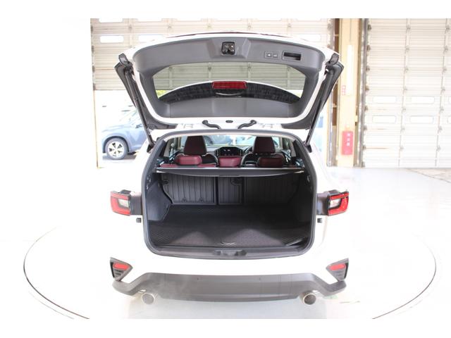 レヴォーグ ＳＴＩスポーツＲ　ＥＸ　禁煙車　純正１１．６インチナビ　フルセグＴＶ　バックカメラ　温熱本革シート　メモリ付きパワーシート　パワーバックドア　ＬＥＤヘッドライト　オートライト　ＬＥＤフォグライト　純正１８インチＡＷ　ＥＴＣ（32枚目）