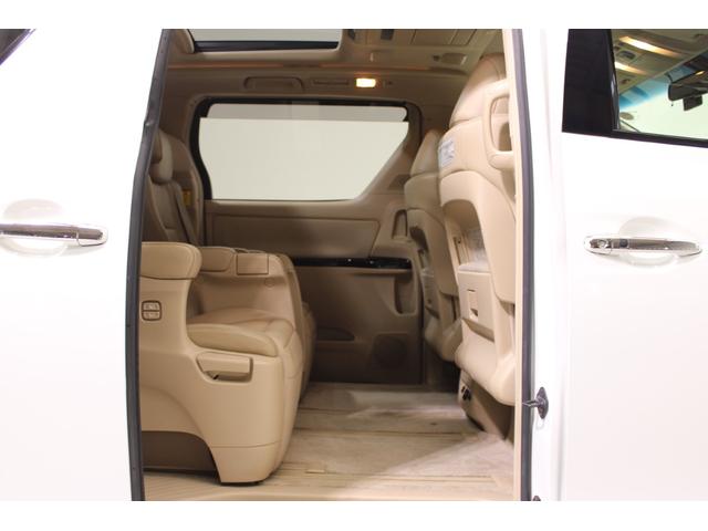 アルファード ３５０Ｇ　Ｌパッケージ　禁煙車　サンルーフ　後席モニター　純正ナビ　フルセグＴＶ　全周囲カメラ　両側電動スライドドア　電動リアゲート　クルーズコントロールシステム　パワーシート　シートヒーター　ＥＴＣ　１００Ｖ電源　全塗装（42枚目）