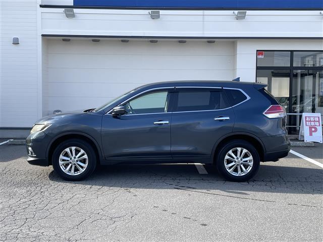 エクストレイル 20X エマージェンシーブレーキパッケージ 純正SDナビ 全方位カメラ ビルトインETC 衝突被害軽減ブレーキ アイドリングストップ クルーズコントロール 革シート シートヒーター LEDヘッドライト オートライト フォグランプ ドアバイザー(7枚目)