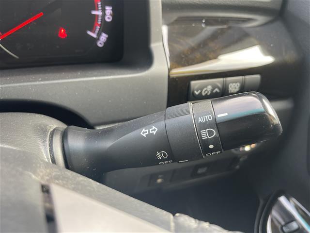 アルファード ２４０Ｓ　タイプゴールド　純正ナビ　ＴＶ　Ｂカメ　ＥＴＣ　両ＰＳ　パワーバックドア　オットマン　ハーフレザー（13枚目）