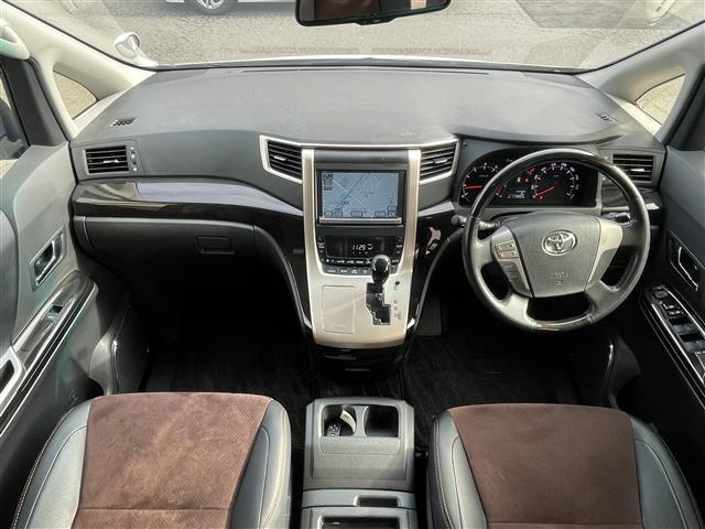 アルファード ２４０Ｓ　タイプゴールド　純正ナビ　ＴＶ　Ｂカメ　ＥＴＣ　両ＰＳ　パワーバックドア　オットマン　ハーフレザー（18枚目）