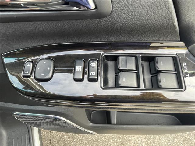 アルファード ２４０Ｓ　タイプゴールド　純正ナビ　ＴＶ　Ｂカメ　ＥＴＣ　両ＰＳ　パワーバックドア　オットマン　ハーフレザー（30枚目）