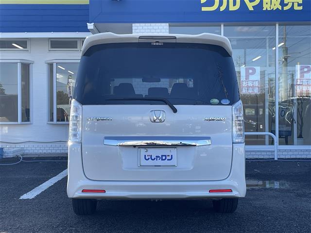 ステップワゴンスパーダ Ｚ　純正９型ナビゲーション　バックカメラ　リヤモニター　ＨＩＤヘッドライト　フォグランプ　両側パワースライドドア　２カメラドライブレコーダー　ＥＴＣ　クルーズコントロール　純正フロアマット　取扱説明書（6枚目）
