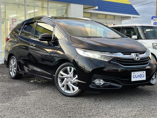 シャトル ハイブリッドZ 衝突軽減被害軽減ブレーキ 純正ナビゲーション Bluetooth バックカメラ ハーフレザーシート LEDヘッドライト フォグランプ クルーズコントロール 室内LEDランプ パドルシフト 純正マット(4枚目)