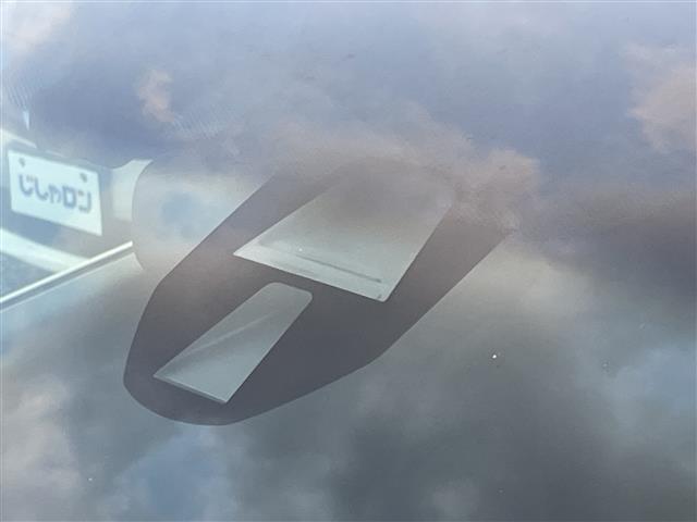 シャトル ハイブリッドZ 衝突軽減被害軽減ブレーキ 純正ナビゲーション Bluetooth バックカメラ ハーフレザーシート LEDヘッドライト フォグランプ クルーズコントロール 室内LEDランプ パドルシフト 純正マット(19枚目)