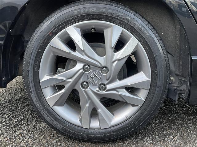 シャトル ハイブリッドZ 衝突軽減被害軽減ブレーキ 純正ナビゲーション Bluetooth バックカメラ ハーフレザーシート LEDヘッドライト フォグランプ クルーズコントロール 室内LEDランプ パドルシフト 純正マット(32枚目)