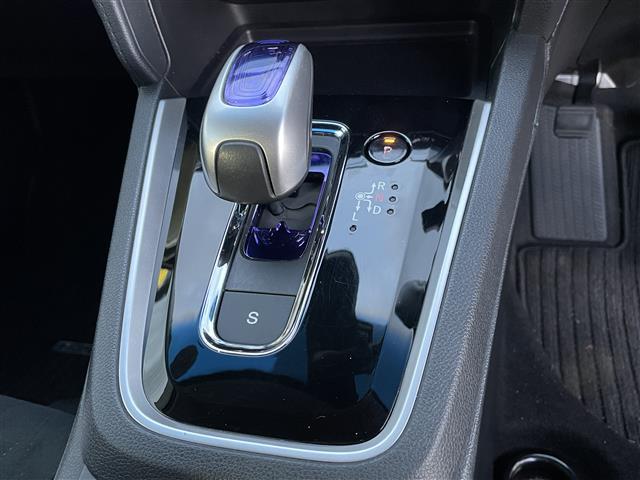 シャトル ハイブリッドZ 衝突軽減被害軽減ブレーキ 純正ナビゲーション Bluetooth バックカメラ ハーフレザーシート LEDヘッドライト フォグランプ クルーズコントロール 室内LEDランプ パドルシフト 純正マット(35枚目)