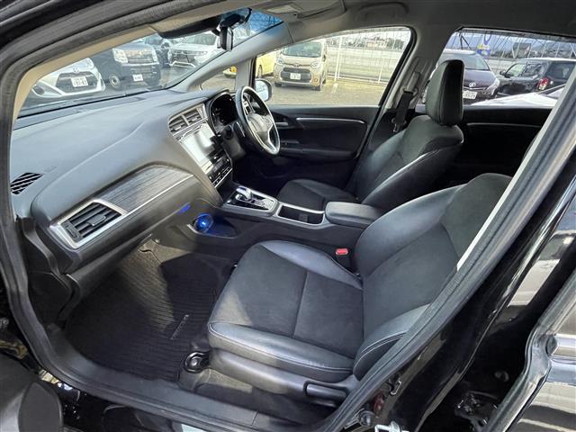 シャトル ハイブリッドZ 衝突軽減被害軽減ブレーキ 純正ナビゲーション Bluetooth バックカメラ ハーフレザーシート LEDヘッドライト フォグランプ クルーズコントロール 室内LEDランプ パドルシフト 純正マット(37枚目)