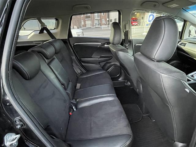 シャトル ハイブリッドZ 衝突軽減被害軽減ブレーキ 純正ナビゲーション Bluetooth バックカメラ ハーフレザーシート LEDヘッドライト フォグランプ クルーズコントロール 室内LEDランプ パドルシフト 純正マット(39枚目)