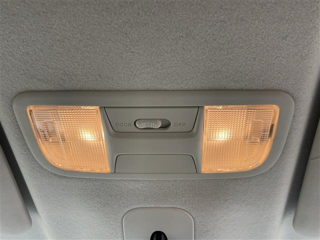 N-BOX G・Lホンダセンシング ホンダセンシング 純正ナビゲーション バックカメラ ビルトインETC レーダークルーズコントロール LEDヘッドライト パワースライドドア プッシュスタート スマートキー 純正フロアマット バイザー(17枚目)