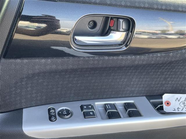 N-BOX G・ターボLパッケージ 純正ナビゲーション バックカメラ ETC ハーフレザーシート 両側パワースライドドア HIDヘッドライト フォグランプ(17枚目)