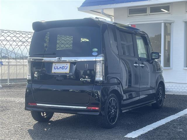 N-BOXカスタム G ターボSSブラックスタイルパッケージ ナビゲーション バックカメラ ハーフレザーシート HIDヘッドライト LEDフォグランプ ドライブレコーダー 両側パワースライドドア プッシュスタート スマートキー オートリトラミラー(5枚目)