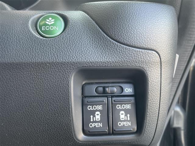 N-BOXカスタム G ターボSSブラックスタイルパッケージ ナビゲーション バックカメラ ハーフレザーシート HIDヘッドライト LEDフォグランプ ドライブレコーダー 両側パワースライドドア プッシュスタート スマートキー オートリトラミラー(18枚目)