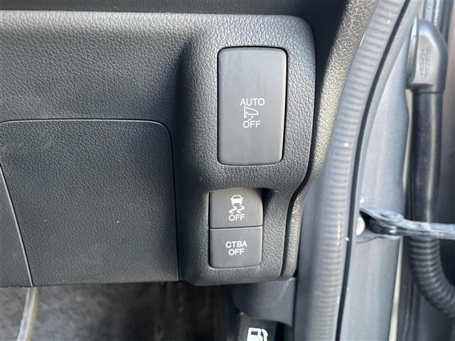 N-BOX G・ターボLパッケージ 禁煙車 純正ナビゲーション 両側パワースライドドア ハーフレザーシート HIDヘッドライト フォグランプ スマートキー プッシュスタート(18枚目)