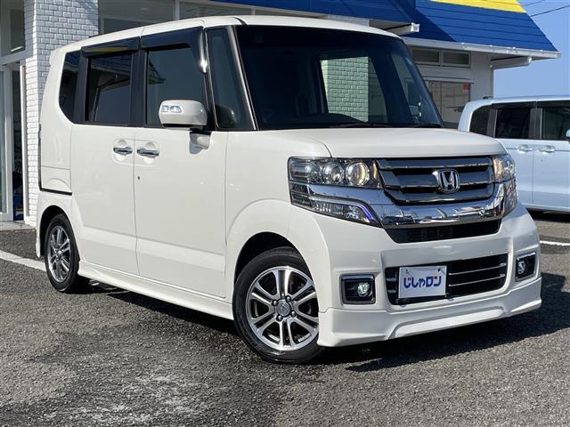 N-BOXカスタム G SSパッケージ 純正ナビゲーション バックカメラ 両側パワースライドドア HIDヘッドライト フォグランプ TRC アイドリングストップ 両席シートヒーター 社外アルミ積み込み プッシュスタート スマートキー(4枚目)