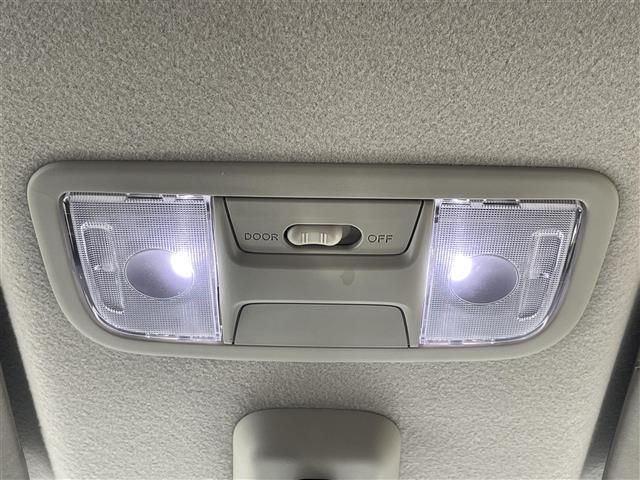 N-BOXカスタム G SSパッケージ 純正ナビゲーション バックカメラ 両側パワースライドドア HIDヘッドライト フォグランプ TRC アイドリングストップ 両席シートヒーター 社外アルミ積み込み プッシュスタート スマートキー(21枚目)