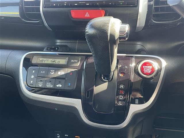 N-BOXカスタム G SSパッケージ 純正ナビゲーション バックカメラ 両側パワースライドドア HIDヘッドライト フォグランプ TRC アイドリングストップ 両席シートヒーター 社外アルミ積み込み プッシュスタート スマートキー(25枚目)