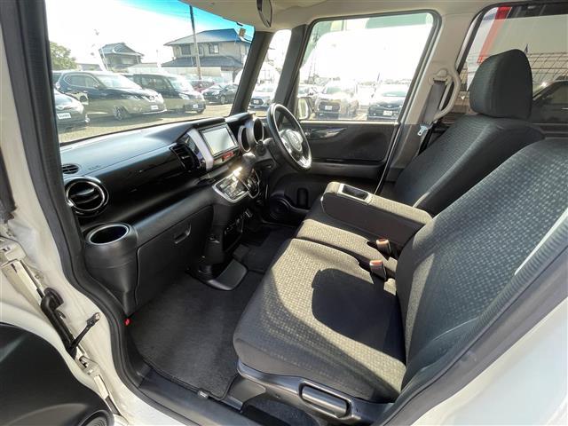 N-BOXカスタム G SSパッケージ 純正ナビゲーション バックカメラ 両側パワースライドドア HIDヘッドライト フォグランプ TRC アイドリングストップ 両席シートヒーター 社外アルミ積み込み プッシュスタート スマートキー(33枚目)