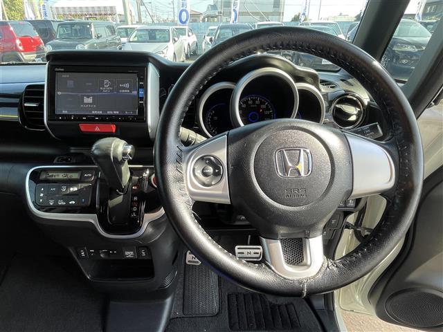 N-BOXカスタム G SSパッケージ 純正ナビゲーション バックカメラ 両側パワースライドドア HIDヘッドライト フォグランプ TRC アイドリングストップ 両席シートヒーター 社外アルミ積み込み プッシュスタート スマートキー(37枚目)