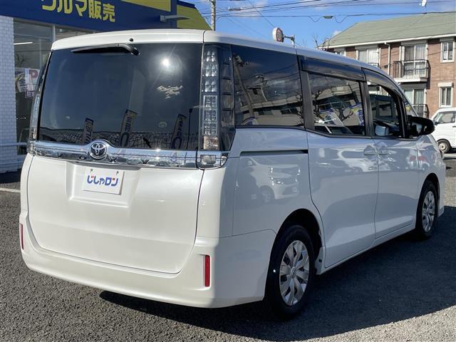 ヴォクシー Ｘ　純正ナビゲーション　バックカメラ　ＥＴＣ　両側パワースライドドア　オートＬＥＤヘッドライト　ＬＥＤデイライト　プッシュスタートスマートキー　ＴＲＣ　ＥＣＯモード切替　アイドリングストップ　リヤエアコン（8枚目）