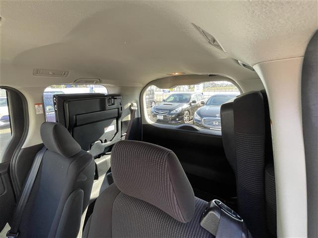 ヴォクシー Ｘ　純正ナビゲーション　バックカメラ　ＥＴＣ　両側パワースライドドア　オートＬＥＤヘッドライト　ＬＥＤデイライト　プッシュスタートスマートキー　ＴＲＣ　ＥＣＯモード切替　アイドリングストップ　リヤエアコン（23枚目）