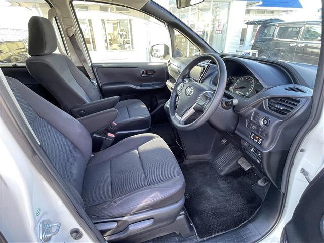 ヴォクシー Ｘ　純正ナビゲーション　バックカメラ　ＥＴＣ　両側パワースライドドア　オートＬＥＤヘッドライト　ＬＥＤデイライト　プッシュスタートスマートキー　ＴＲＣ　ＥＣＯモード切替　アイドリングストップ　リヤエアコン（28枚目）