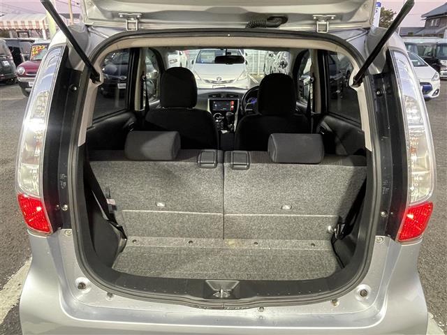 デイズ ハイウェイスター　Ｘ　純正ナビゲーション　フルセグＴＶ　ミラー型バックカメラ　ＨＩＤヘッドライト　フォグランプ　スマートキー　純正アルミホイール　社外アルミ＆タイヤ積込　革巻ステアリング　純正フロアマット　サイドバイザー（10枚目）