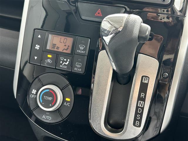 タント カスタムＸ　ＳＡ　禁煙　純正ナビ　ＣＤ／ＤＶＤ／ＤＴＶ／Ｂｌｕｅｔｏｏｔｈ　バックカメラ　両側パワースライドドア　ＬＥＤオートライト　ＥＴＣ　スマートキー　プッシュスタート　純正フロアマット　純正ドアバイザー（5枚目）