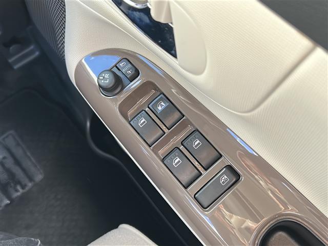 ムーヴキャンバス Ｇメイクアップリミテッド　ＳＡＩＩＩ　禁煙　社外ナビ　パノラマモニター　スマートアシストＩＩＩ　衝突軽減　車線逸脱　両側パワースライドドア　シートヒーター　ＬＥＤヘッドライト　フォグランプ　オートライト　ＥＴＣ　スマートキー　プッシュスタ（14枚目）