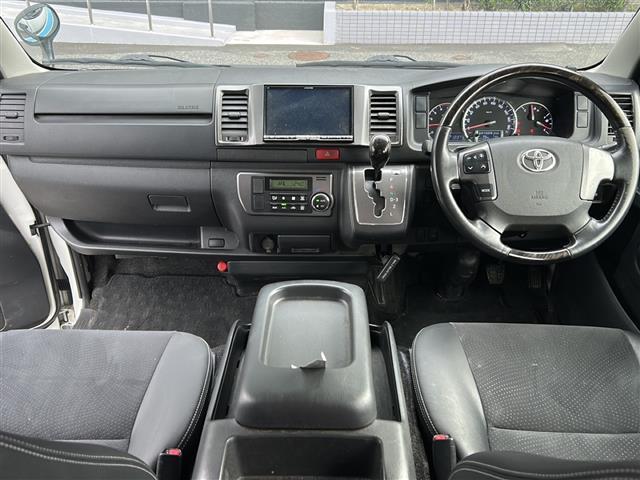 ハイエースバン スーパーGL ダークプライム バックカメラ ETC LEDヘッドライト ウッドコンビステアリング 電動格納ミラー ドアバイザー スマートキー/プッシュスタート オートライト リモートスタート フロアマット(3枚目)