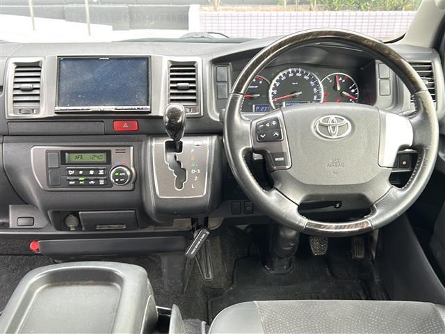 ハイエースバン スーパーGL ダークプライム バックカメラ ETC LEDヘッドライト ウッドコンビステアリング 電動格納ミラー ドアバイザー スマートキー/プッシュスタート オートライト リモートスタート フロアマット(5枚目)