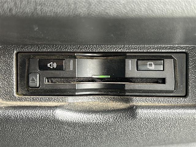 ハイエースバン スーパーGL ダークプライム バックカメラ ETC LEDヘッドライト ウッドコンビステアリング 電動格納ミラー ドアバイザー スマートキー/プッシュスタート オートライト リモートスタート フロアマット(17枚目)