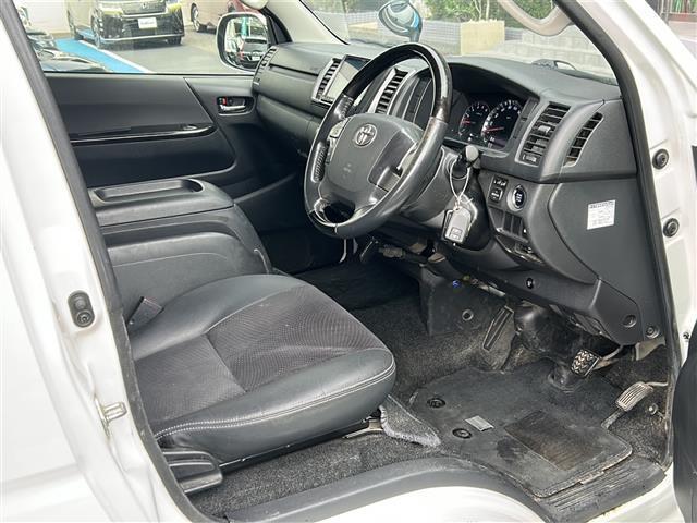 ハイエースバン スーパーGL ダークプライム バックカメラ ETC LEDヘッドライト ウッドコンビステアリング 電動格納ミラー ドアバイザー スマートキー/プッシュスタート オートライト リモートスタート フロアマット(26枚目)