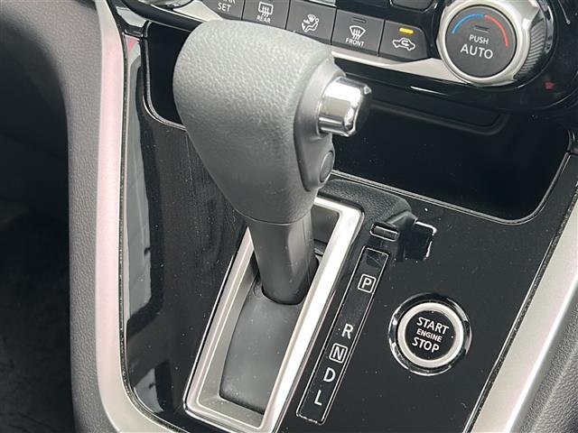 セレナ Ｘ　ＶセレクションＩＩ　禁煙車　純正７型ナビ　両側パワースライドドア　全方位カメラ　レーダークルーズコントロールバックカメラ　エマージェンシーブレーキ　パーキングアシスト　リアオートエアコン　保証書　ドラレコ（7枚目）