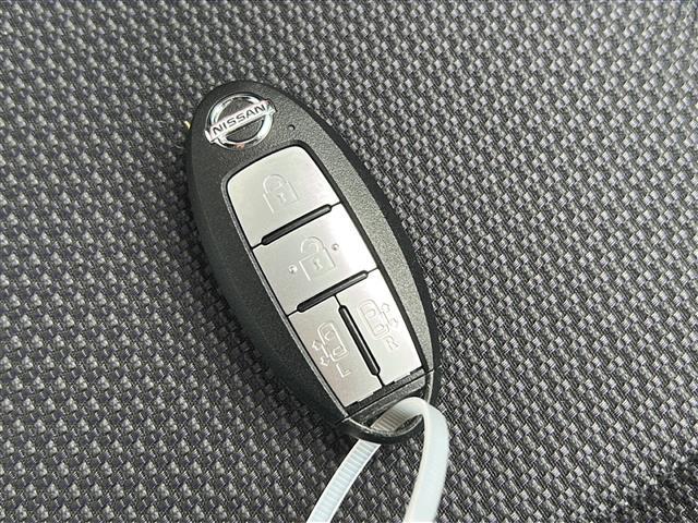 セレナ Ｘ　ＶセレクションＩＩ　禁煙車　純正７型ナビ　両側パワースライドドア　全方位カメラ　レーダークルーズコントロールバックカメラ　エマージェンシーブレーキ　パーキングアシスト　リアオートエアコン　保証書　ドラレコ（16枚目）