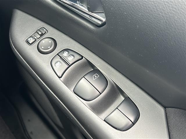 セレナ Ｘ　ＶセレクションＩＩ　禁煙車　純正７型ナビ　両側パワースライドドア　全方位カメラ　レーダークルーズコントロールバックカメラ　エマージェンシーブレーキ　パーキングアシスト　リアオートエアコン　保証書　ドラレコ（19枚目）