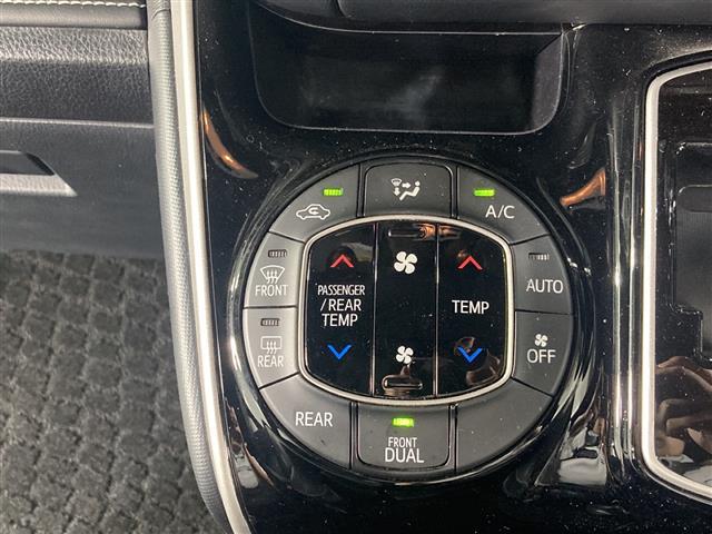 エスクァイア Gi 純正ナビ 両側パワースライドドア プリクラッシュセーフティ レーダークルーズコントロール レーンキープアシスト TRDエアロパーツ シートヒーター 純正アルミホイール 前後ドライブレコーダー LED(6枚目)