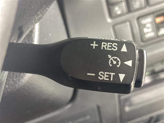 エスクァイア Gi 純正ナビ 両側パワースライドドア プリクラッシュセーフティ レーダークルーズコントロール レーンキープアシスト TRDエアロパーツ シートヒーター 純正アルミホイール 前後ドライブレコーダー LED(12枚目)