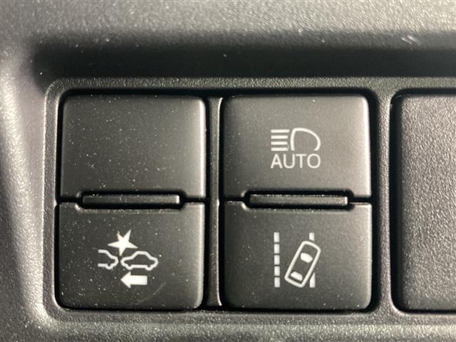 エスクァイア Gi 純正ナビ 両側パワースライドドア プリクラッシュセーフティ レーダークルーズコントロール レーンキープアシスト TRDエアロパーツ シートヒーター 純正アルミホイール 前後ドライブレコーダー LED(15枚目)